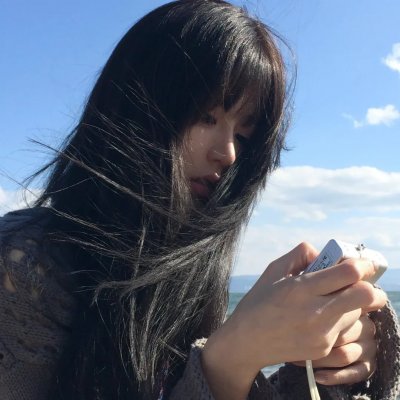 人妻的嘴唇尝起来有罐装沙瓦的味道