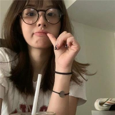 社恐的我被迫闪婚国民女神